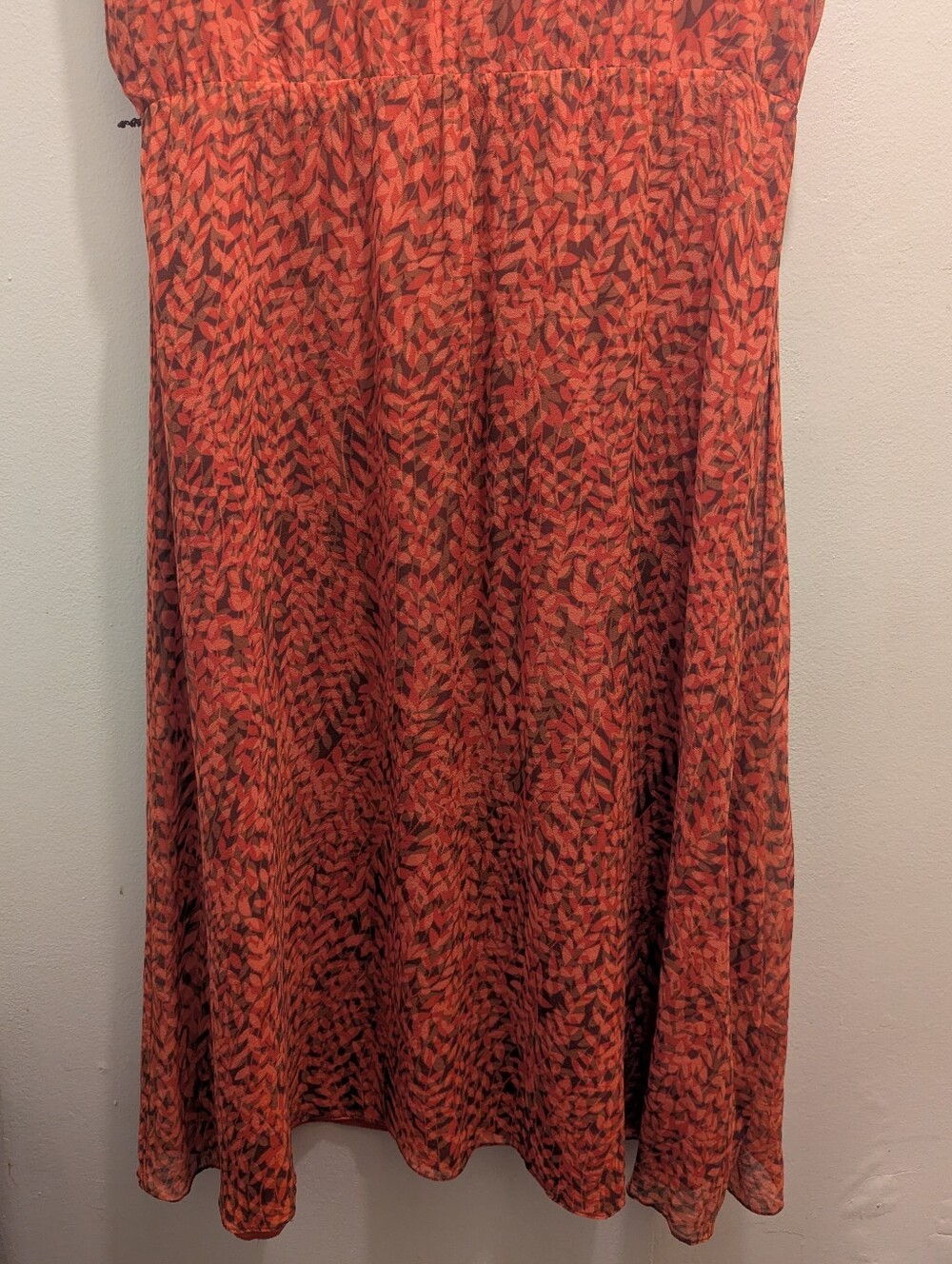 Coldwater Creek Cowl Neck Sleeveless Silk Dress Burnt Orange Leaf Pattern - 16 - Picture 9 of 12